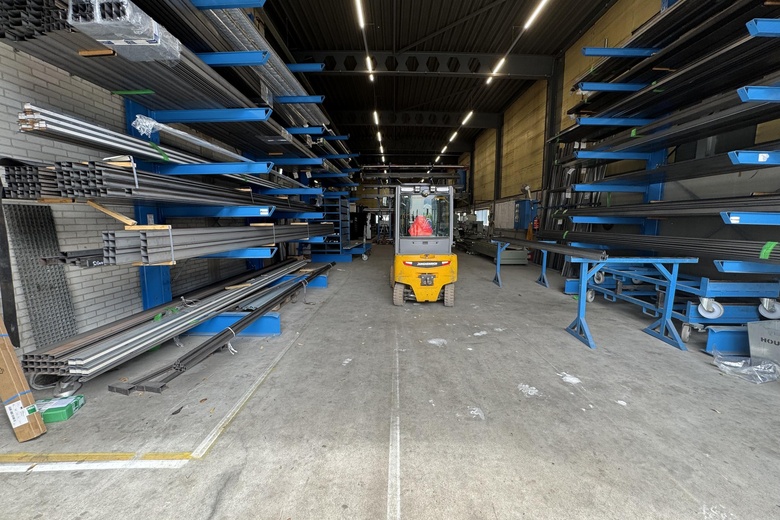 BedrijfsruimteaanSluispolderweg 44 C<br/> inZaandam BedrijfsruimteaanSluispolderweg 44 C<br/> inZaandam