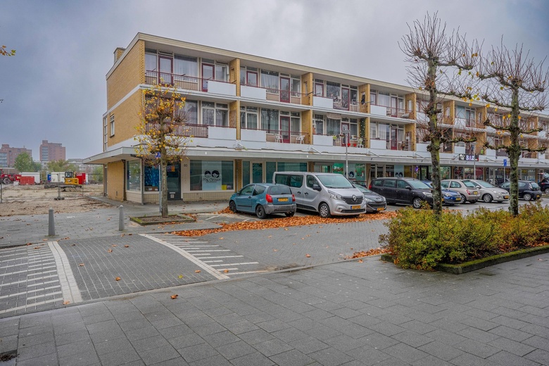 WinkelruimteaanWilhelm Tellplaats 80 - 98<br/> inHoogvliet WinkelruimteaanWilhelm Tellplaats 80 - 98<br/> inHoogvliet