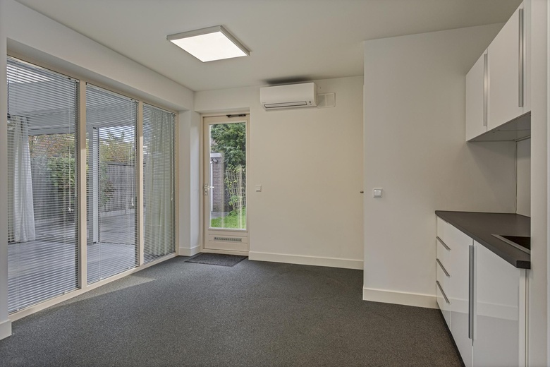 Bedrijfsruimteaanvan Renesseweg 19<br/> inEindhoven Bedrijfsruimteaanvan Renesseweg 19<br/> inEindhoven