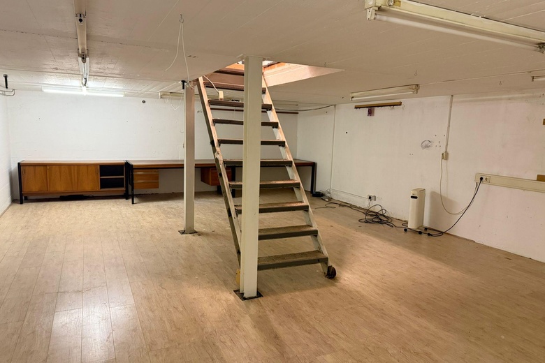 WinkelruimteaanVeldkampstraat 1<br/> inEnschede WinkelruimteaanVeldkampstraat 1<br/> inEnschede