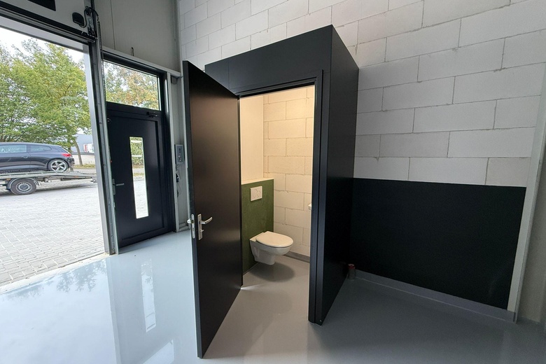 BedrijfsruimteaanBreedijk 15<br/> inHelmond BedrijfsruimteaanBreedijk 15<br/> inHelmond