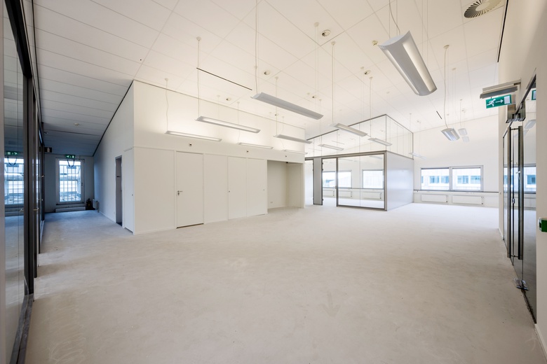 KantoorruimteaanStationsplein-ZW 981<br/> inSchiphol KantoorruimteaanStationsplein-ZW 981<br/> inSchiphol
