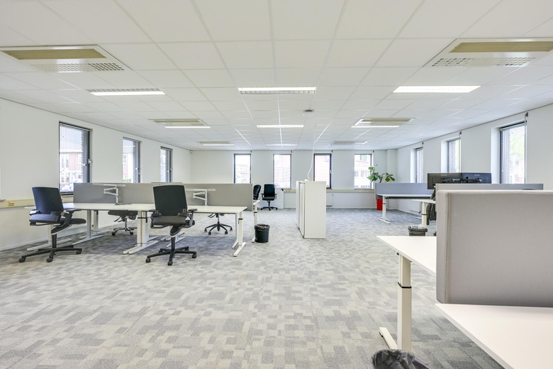 KantoorruimteaanHet Spoor 94<br/> inHouten KantoorruimteaanHet Spoor 94<br/> inHouten