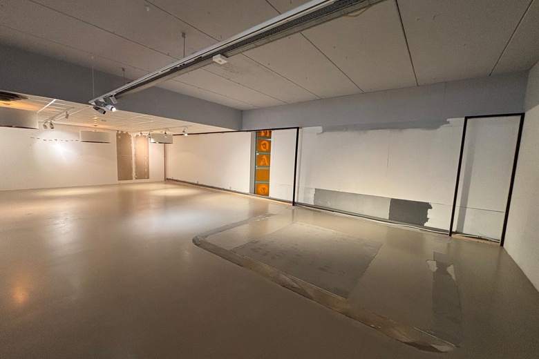 WinkelruimteaanVenlosingel 21<br/> inArnhem WinkelruimteaanVenlosingel 21<br/> inArnhem