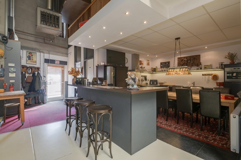 BedrijfsruimteaanMercatorstraat 13 03<br/> inLichtenvoorde BedrijfsruimteaanMercatorstraat 13 03<br/> inLichtenvoorde