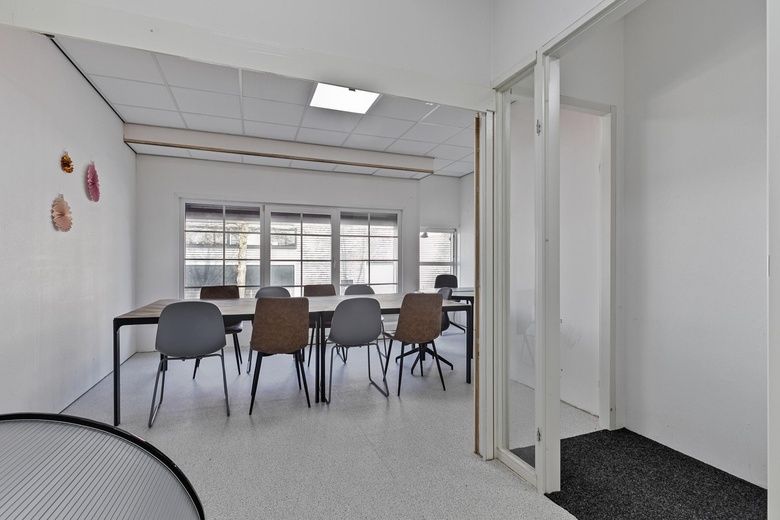 BedrijfsruimteaanTweelingenlaan 34 B<br/> inApeldoorn BedrijfsruimteaanTweelingenlaan 34 B<br/> inApeldoorn