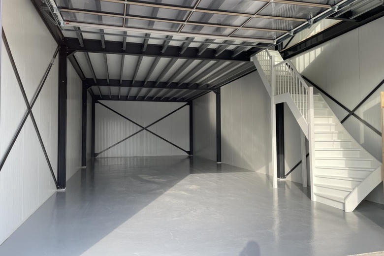 BedrijfsruimteaanDaniëlsweg 19<br/> inHeinkensand