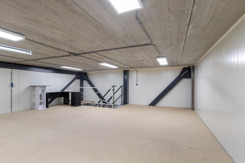 BedrijfsruimteaanStuwadoorstraat 21 0002<br/> inVelsen BedrijfsruimteaanStuwadoorstraat 21 0002<br/> inVelsen