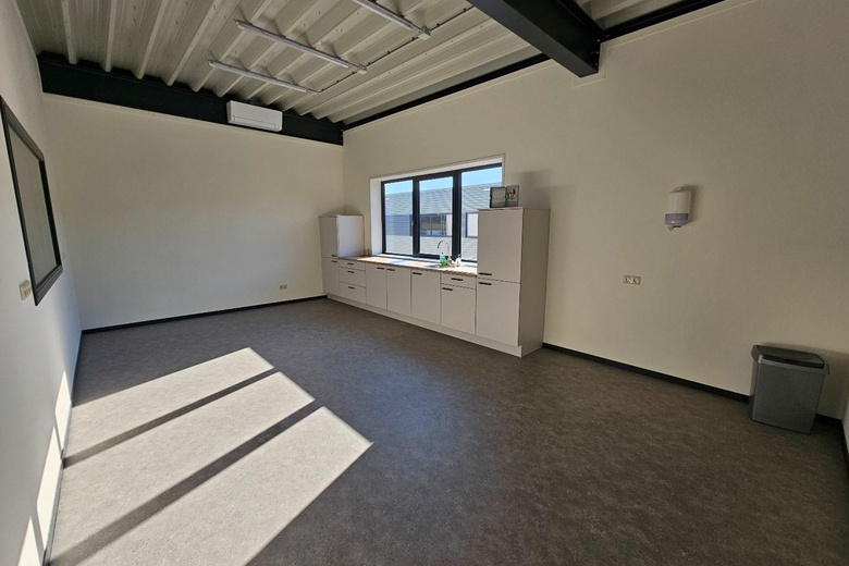 BedrijfsruimteaanSchepelstraat 47<br/> inRoermond BedrijfsruimteaanSchepelstraat 47<br/> inRoermond