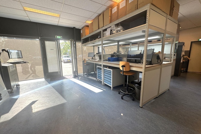 WinkelruimteaanMarkerkant 10 136 E<br/> inAlmere WinkelruimteaanMarkerkant 10 136 E<br/> inAlmere