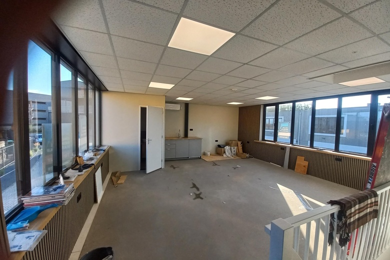 KantoorruimteaanStuwadoorstraat 31<br/> inVelsen KantoorruimteaanStuwadoorstraat 31<br/> inVelsen