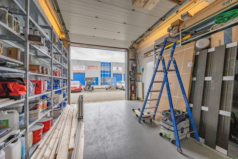 Bedrijfsruimteaan's-Gravenzandseweg 18 J<br/> inWateringen Bedrijfsruimteaan's-Gravenzandseweg 18 J<br/> inWateringen