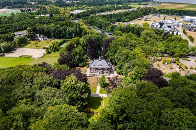 KantoorruimteaanHuizerstraatweg 111<br/> inNaarden KantoorruimteaanHuizerstraatweg 111<br/> inNaarden