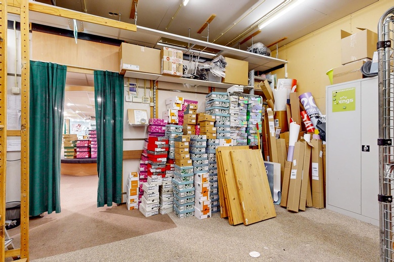WinkelruimteaanKloosterwandstraat 22<br/> inRoermond WinkelruimteaanKloosterwandstraat 22<br/> inRoermond