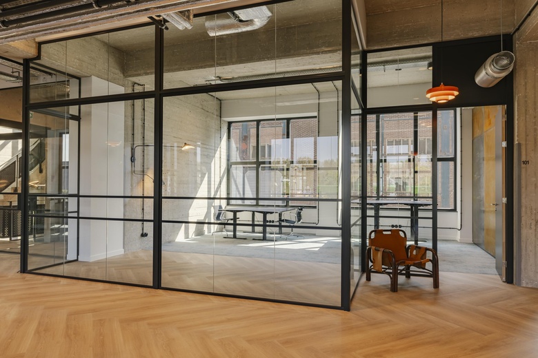 BedrijfsruimteaanHaarlemmerstraatweg 13<br/> inHalfweg