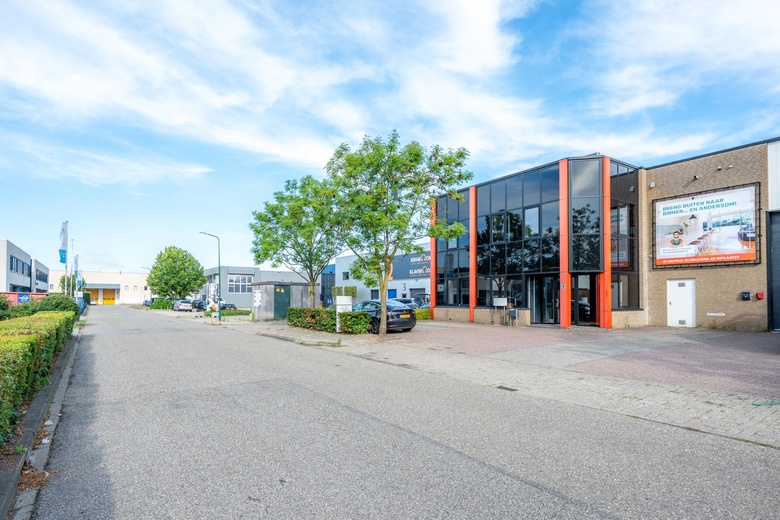 BedrijfsruimteaanWilgenkade 1<br/> inHouten