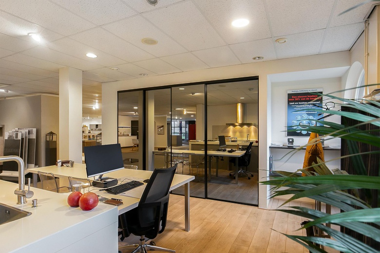 BedrijfsruimteaanLarenseweg 51<br/> inLochem BedrijfsruimteaanLarenseweg 51<br/> inLochem