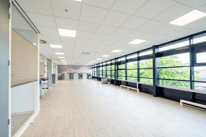 BedrijfsruimteaanPalingweg 18<br/> inBunschoten BedrijfsruimteaanPalingweg 18<br/> inBunschoten
