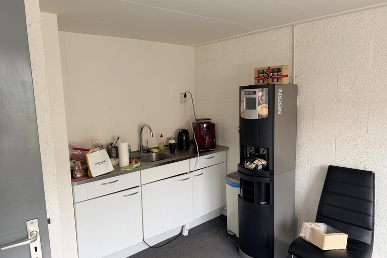 BedrijfsruimteaanAmbachtsstraat 6<br/> inHardinxveld-Giessendam BedrijfsruimteaanAmbachtsstraat 6<br/> inHardinxveld-Giessendam