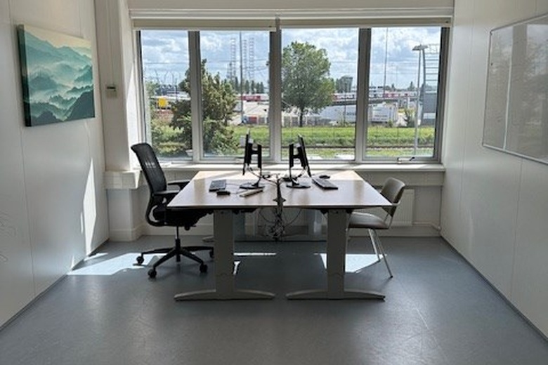 KantoorruimteaanBurgemeester Van Lierplein 1 3<br/> inVlaardingen KantoorruimteaanBurgemeester Van Lierplein 1 3<br/> inVlaardingen