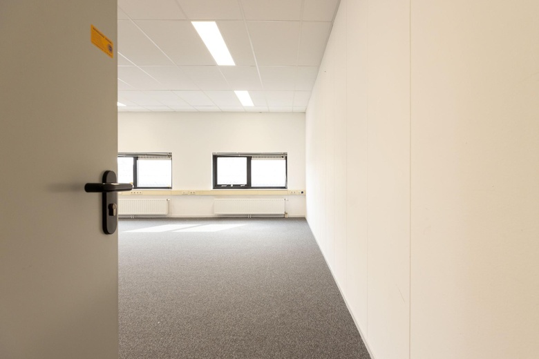 KantoorruimteaanZuidplaspolderweg 4<br/> inMoordrecht KantoorruimteaanZuidplaspolderweg 4<br/> inMoordrecht
