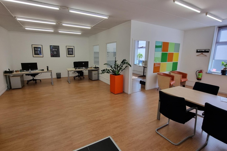 KantoorruimteaanRoombekerveld 43<br/> inEnschede KantoorruimteaanRoombekerveld 43<br/> inEnschede