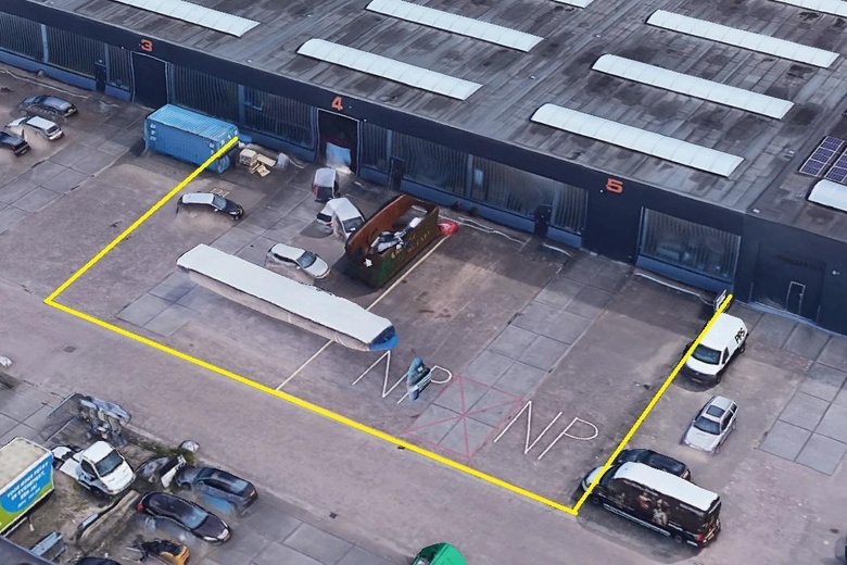 BedrijfsruimteaanPampuslaan 81<br/> inWeesp