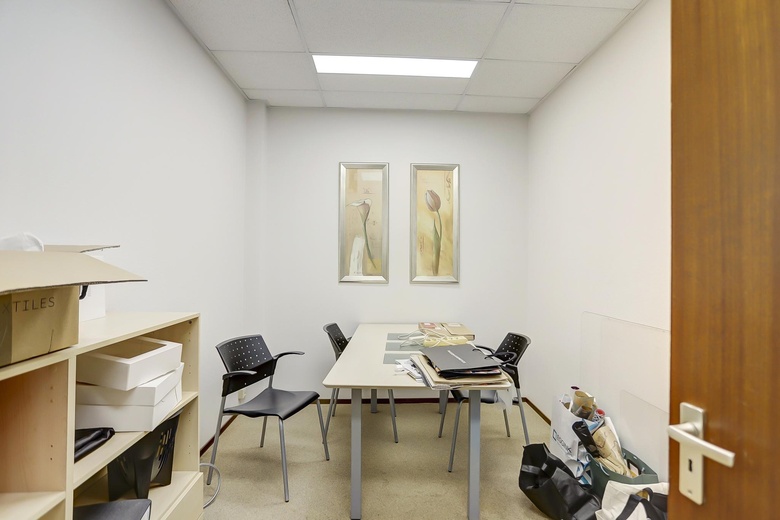 BedrijfsruimteaanAmbachtsstraat 32<br/> inWinterswijk BedrijfsruimteaanAmbachtsstraat 32<br/> inWinterswijk