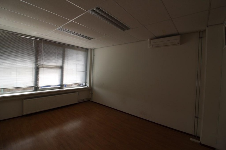 WinkelruimteaanBellstraat 2 D<br/> inVlaardingen WinkelruimteaanBellstraat 2 D<br/> inVlaardingen