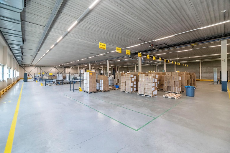 BedrijfsruimteaanHooglandseweg 6<br/> inVuren BedrijfsruimteaanHooglandseweg 6<br/> inVuren