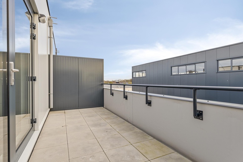 BedrijfsruimteaanKabelweg 57<br/> inRoelofarendsveen