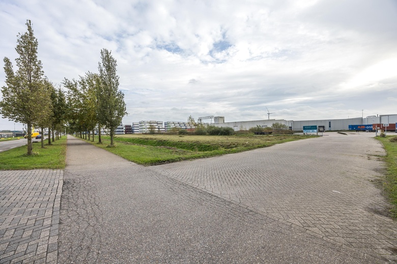BedrijfsruimteaanGraanweg 15<br/> inMoerdijk BedrijfsruimteaanGraanweg 15<br/> inMoerdijk