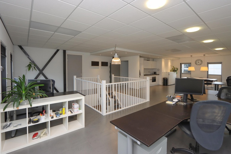 BedrijfsruimteaanDe Striptekenaar 76<br/> inAlmere BedrijfsruimteaanDe Striptekenaar 76<br/> inAlmere