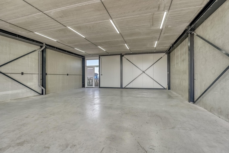 BedrijfsruimteaanMadame Curiestraat 1 a<br/> inSassenheim BedrijfsruimteaanMadame Curiestraat 1 a<br/> inSassenheim