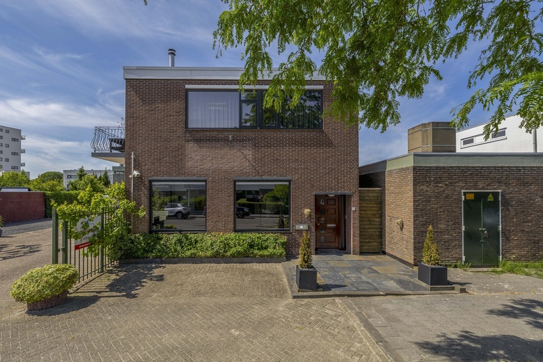 BedrijfsruimteaanM. Beenstraat 16<br/> inSpijkenisse