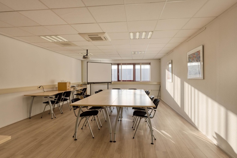 KantoorruimteaanMarconiweg 13 - 15<br/> inZeewolde KantoorruimteaanMarconiweg 13 - 15<br/> inZeewolde