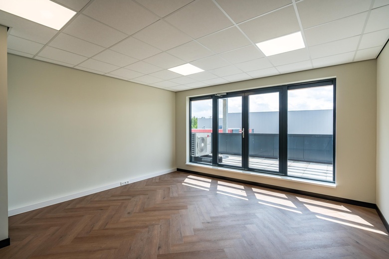 BedrijfsruimteaanEemmeerlaan 2 M<br/> inWeesp