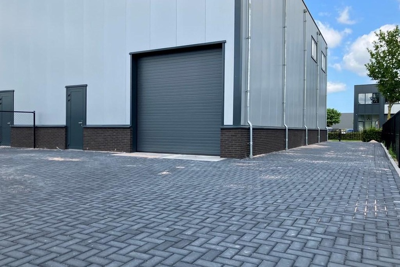 BedrijfsruimteaanLandauer 47<br/> inZeewolde BedrijfsruimteaanLandauer 47<br/> inZeewolde