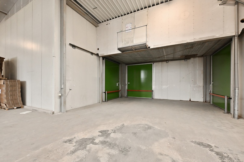 BedrijfsruimteaanGroothandelsmarkt 6<br/> inZwaagdijk-Oost BedrijfsruimteaanGroothandelsmarkt 6<br/> inZwaagdijk-Oost