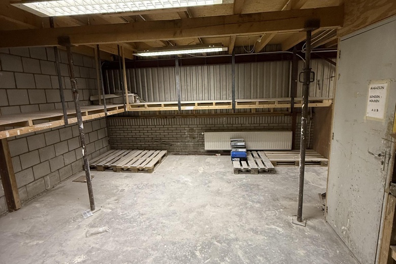 BedrijfsruimteaanEinsteinstraat 2<br/> inHillegom