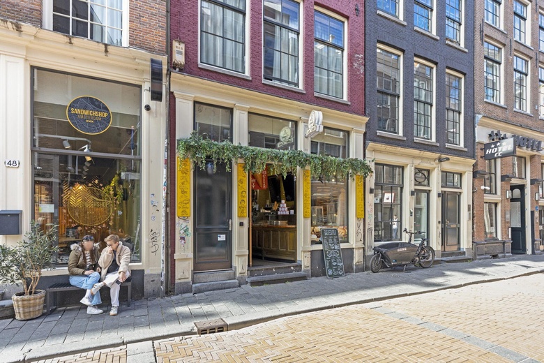 Bekijk foto 1 van Warmoesstraat 46 Bekijk foto 1 van Warmoesstraat 46