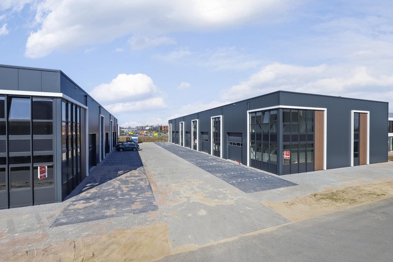 BedrijfsruimteaanSippenbroek 11<br/> inZutphen BedrijfsruimteaanSippenbroek 11<br/> inZutphen