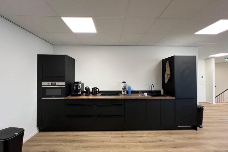 BedrijfsruimteaanMarisstraat 8<br/> inSliedrecht