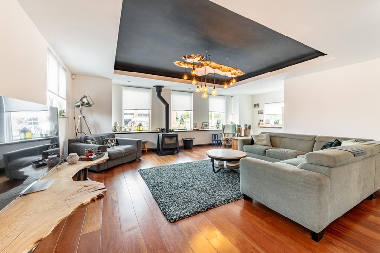 BedrijfsruimteaanMolendijk 11<br/> inRockanje