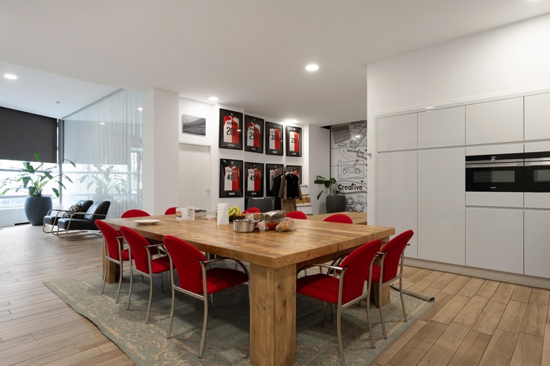 BedrijfsruimteaanKiotoweg 157<br/> inRotterdam