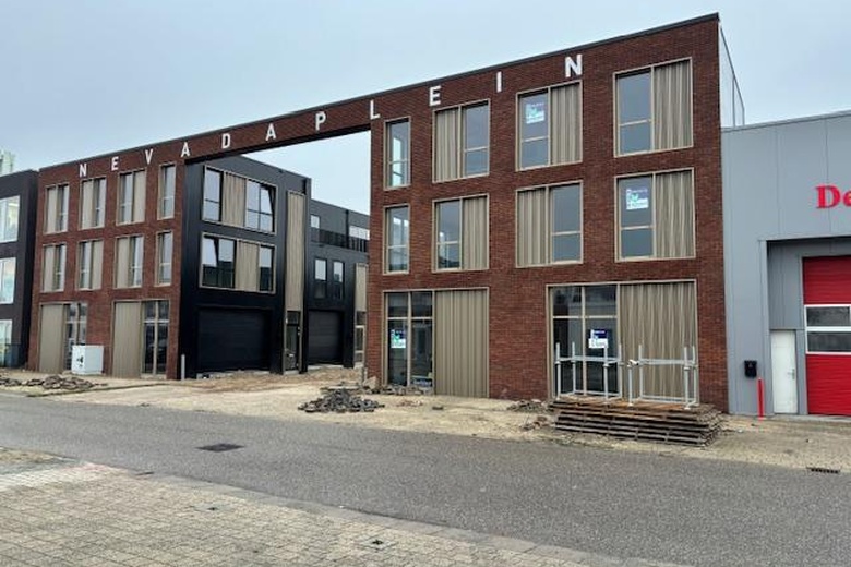 Bekijk foto 1 van Nevadadreef 15