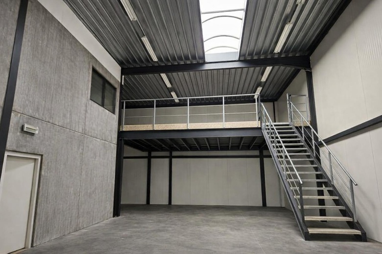 BedrijfsruimteaanKoningsspil 1 a<br/> inHalsteren