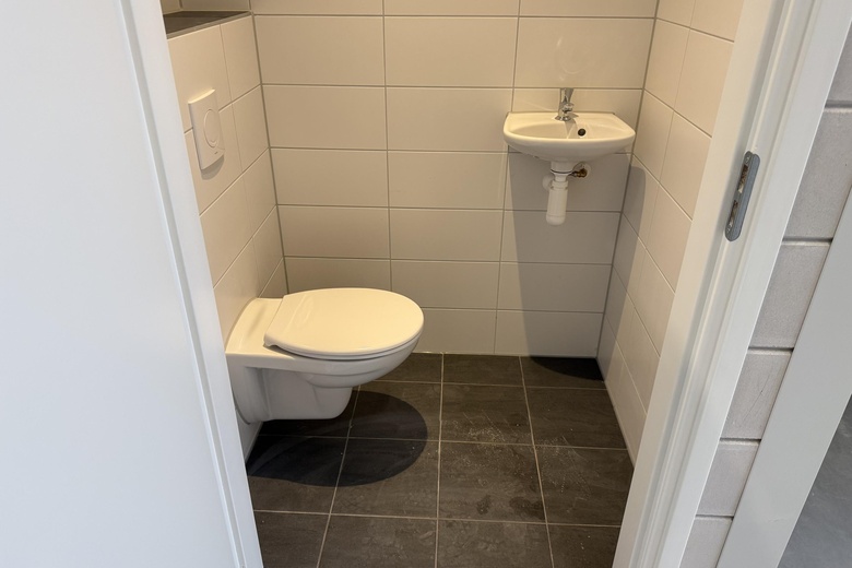 BedrijfsruimteaanReedijk 8 F 28<br/> inHeinenoord