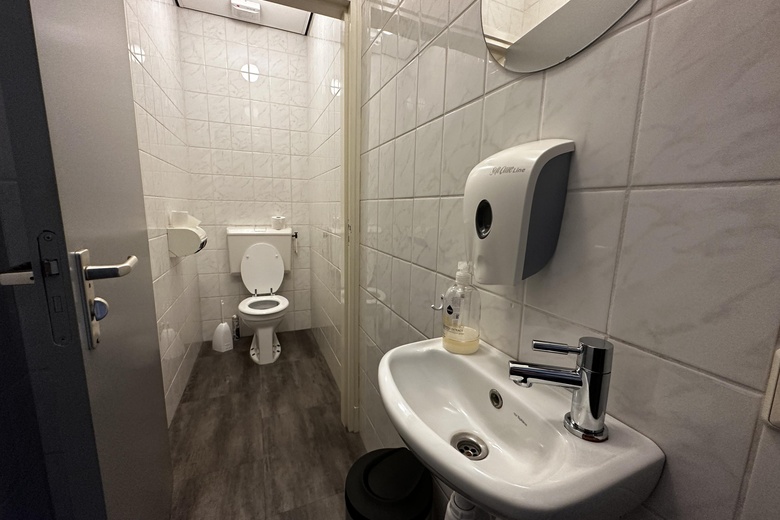 BedrijfsruimteaanLoswal 5 a<br/> inDussen