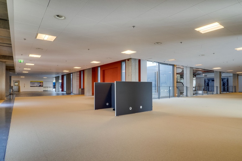 KantoorruimteaanElzenkade 1<br/> inHouten